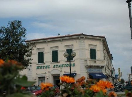Hotel Stazione ลีวอร์โน ภายนอก รูปภาพ