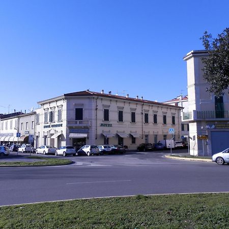 Hotel Stazione ลีวอร์โน ภายนอก รูปภาพ