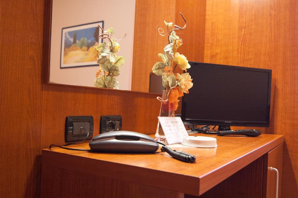 Hotel Stazione ลีวอร์โน ห้อง รูปภาพ