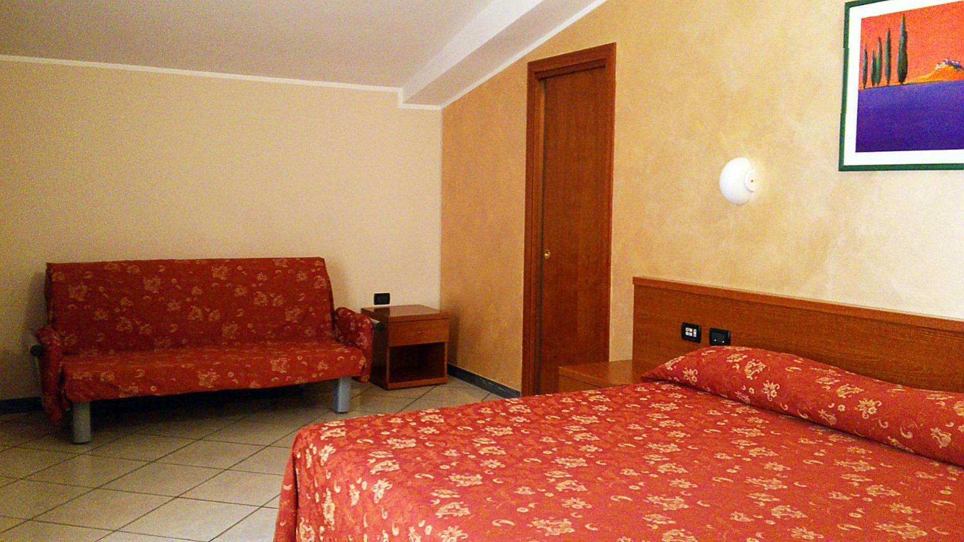 Hotel Stazione ลีวอร์โน ภายนอก รูปภาพ